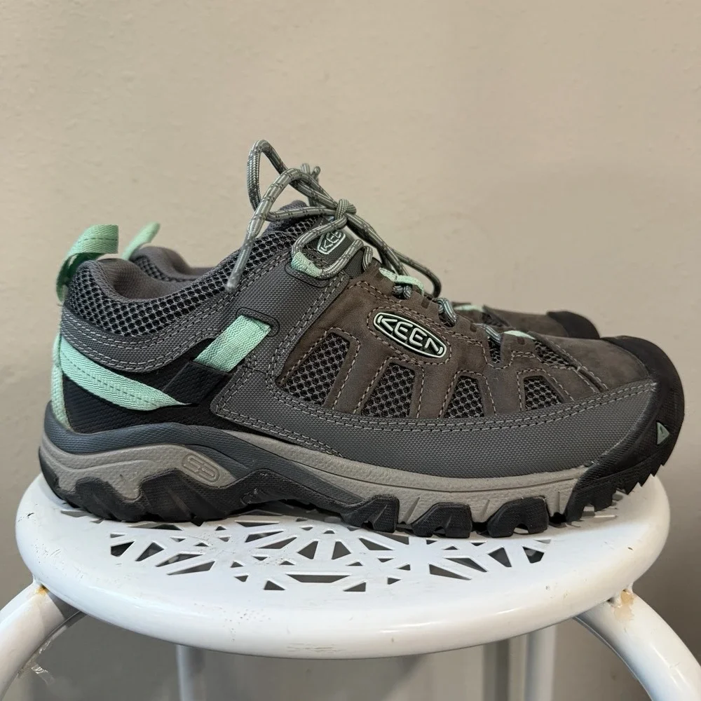 KEEN Womens Targhee Vented Hiking Shoes Size 8 US Gray